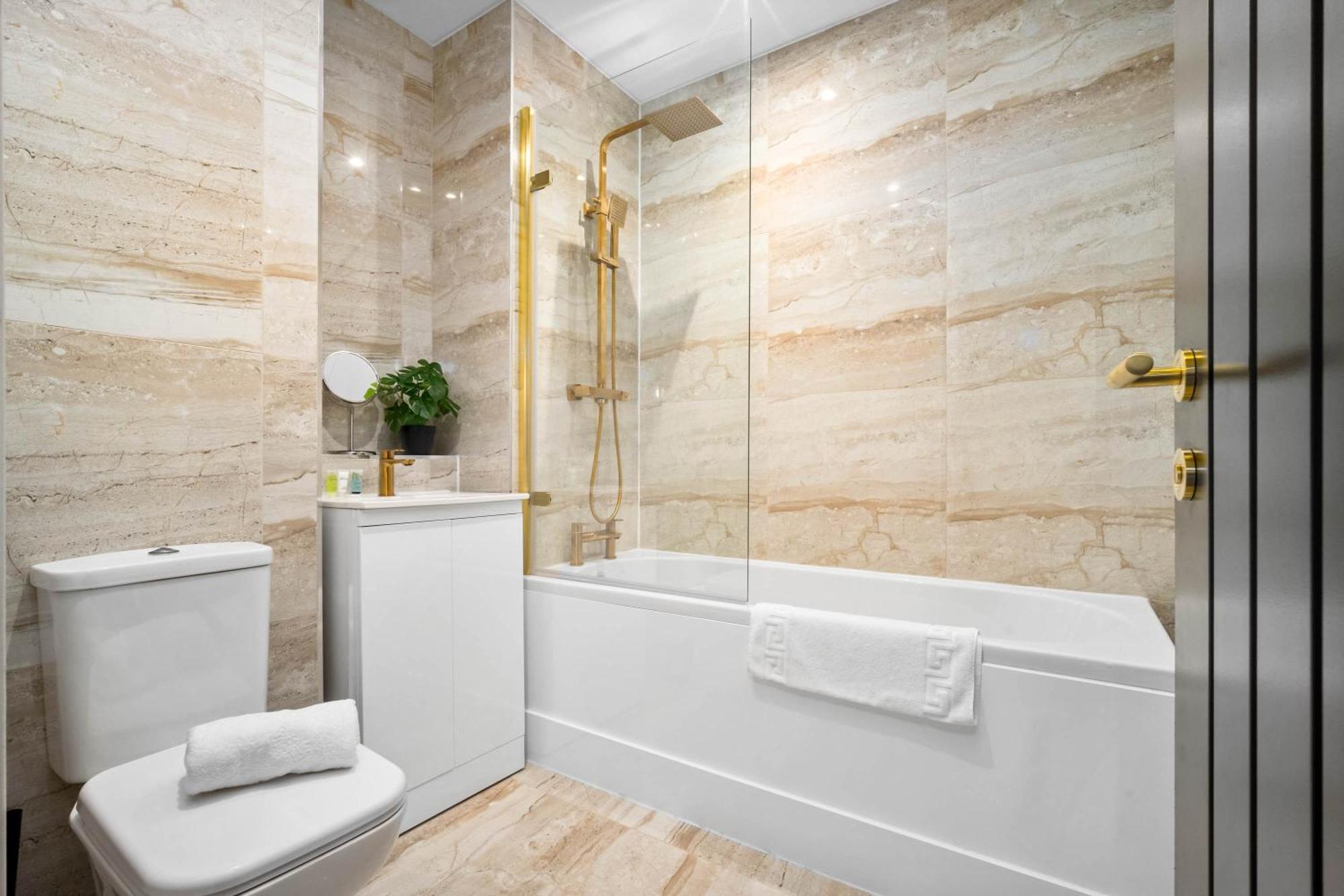 Brand New Luxury Apartment - 2 Bedroom - City Centre - Jq - Wifi - Netflix - 10Ah Birmingham Bagian luar foto