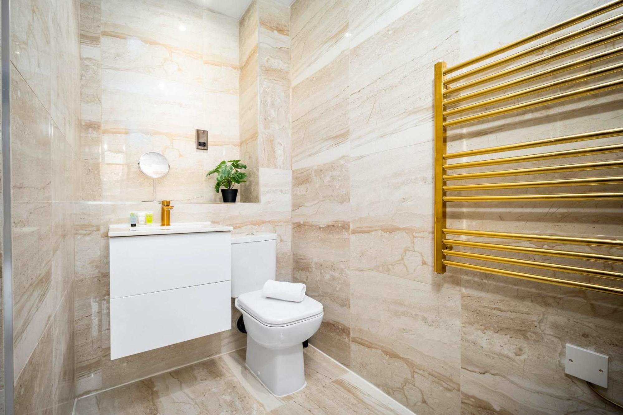 Brand New Luxury Apartment - 2 Bedroom - City Centre - Jq - Wifi - Netflix - 10Ah Birmingham Bagian luar foto